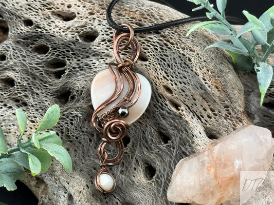 Shell Heart Pendant w/dangle