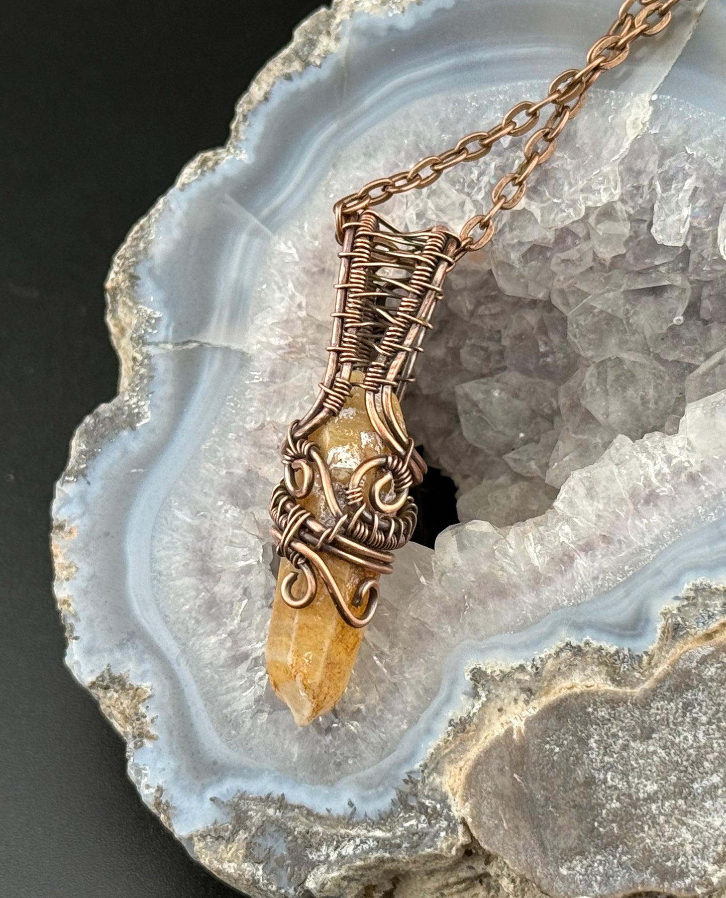Quartz crystal pendant