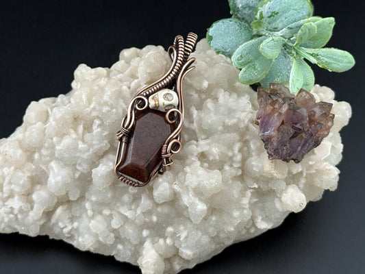 Quartz coffin pendant